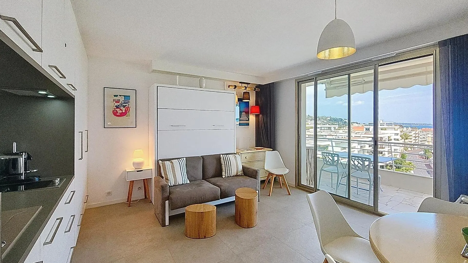 Henri Camille Real Estate -Armor - Sea View Big Terrace Sunny 1 Bedroom Cannes 0*,